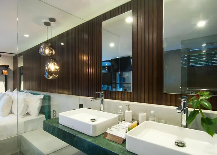 4br Jumat - Minggu