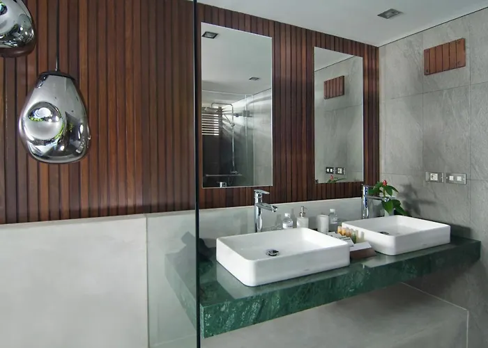 4br Jumat - Minggu * Seminyak